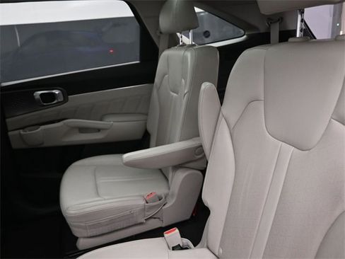 Used 2022 Kia Sorento SX image 12