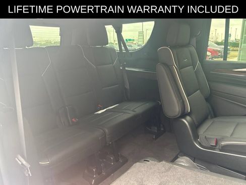 Used 2023 Cadillac Escalade ESV Premium Luxury w/ Performance Package AWD/4WD image 17