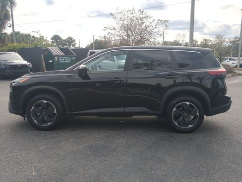 Used 2024 Nissan Rogue SV image 6