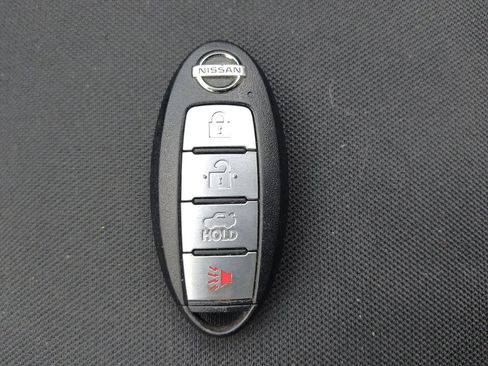 Used 2020 Nissan Versa S FWD image 32
