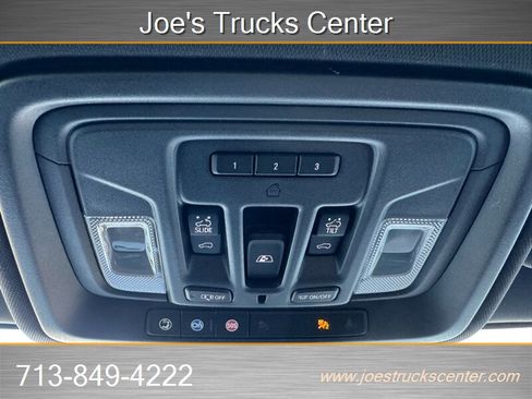 Used 2023 Chevrolet Silverado 1500 ZR2 image 18