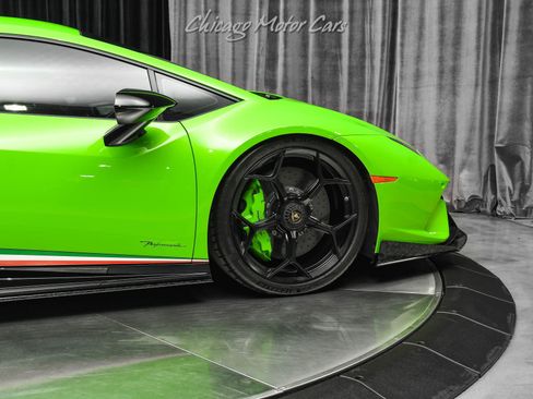 Used 2018 Lamborghini Huracan Performante image 42