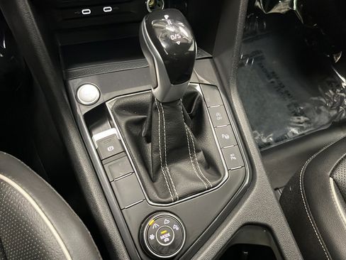 Used 2024 Volkswagen Tiguan SEL R-Line AWD/4WD image 19
