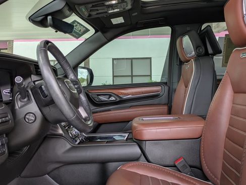 Used 2023 GMC Yukon Denali Ultimate AWD/4WD image 18