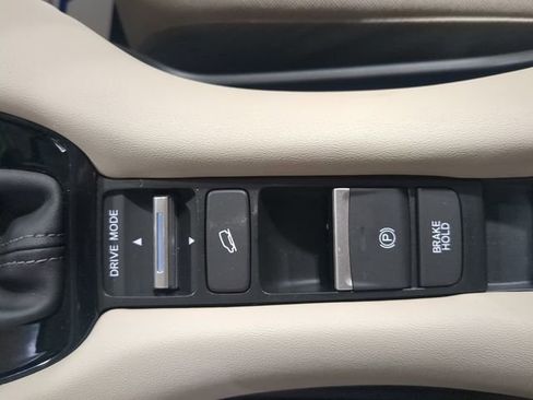 New 2025 Honda HR-V LX image 32