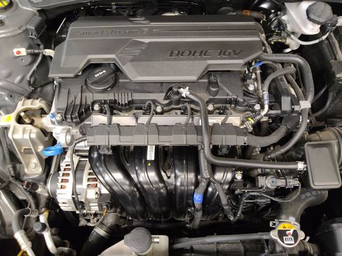 Used 2025 Hyundai Elantra SEL FWD image 30