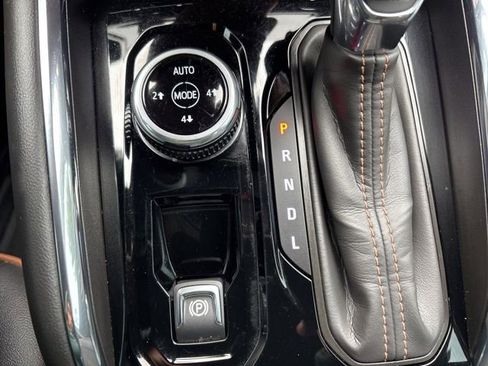 Used 2024 GMC Canyon AT4 w/ Canyon Safety Plus Package AWD/4WD image 27