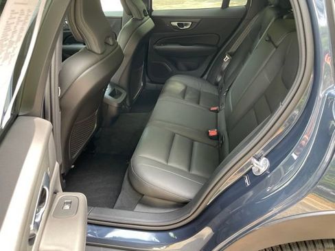 Certified 2025 Volvo V60 B5 Cross Country Plus AWD/4WD image 12