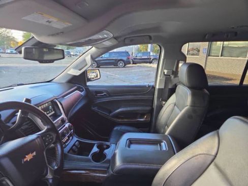 Used 2020 Chevrolet Suburban LT AWD/4WD image 10