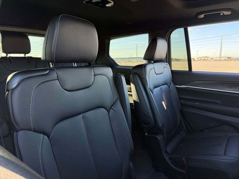 New 2025 Jeep Grand Cherokee L Limited image 21