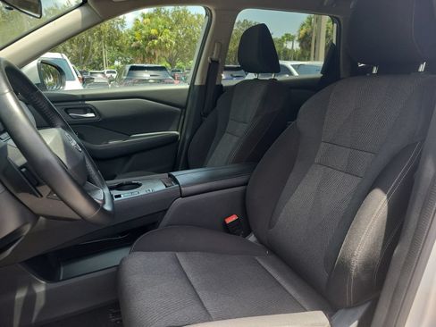 Used 2025 Nissan Rogue SV FWD image 15
