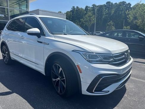 Used 2024 Volkswagen Tiguan SEL R-Line AWD/4WD image 4