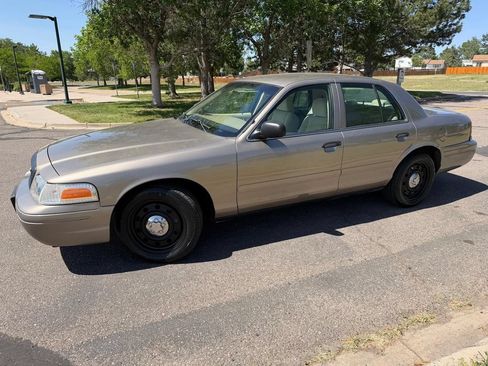 Used 2006 Ford Crown Victoria Police Interceptor RWD image 3