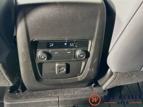 Used 2023 Buick Enclave Essence AWD/4WD image 32