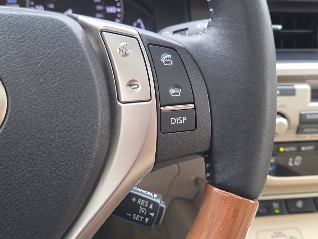 Used 2013 Lexus ES 300h w/ Luxury Pkg FWD image 18