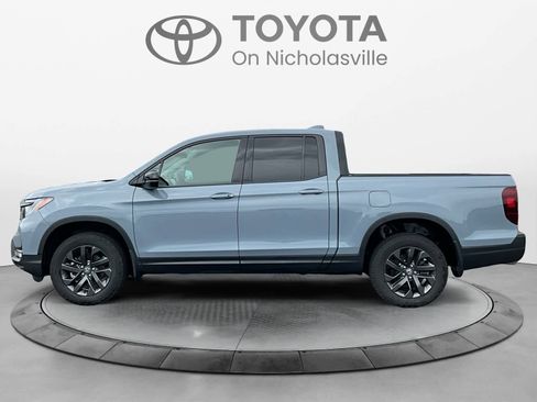 Used 2025 Honda Ridgeline Sport image 3
