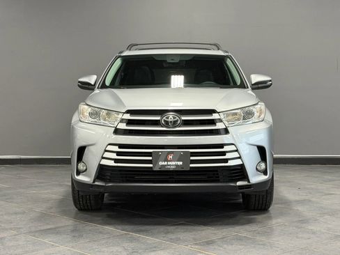 Used 2017 Toyota Highlander XLE FWD image 2
