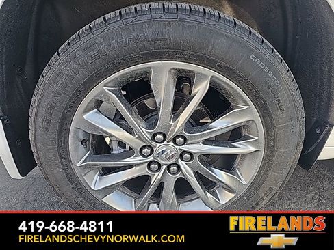 Used 2024 Buick Enclave Avenir w/ Avenir Technology Package image 27