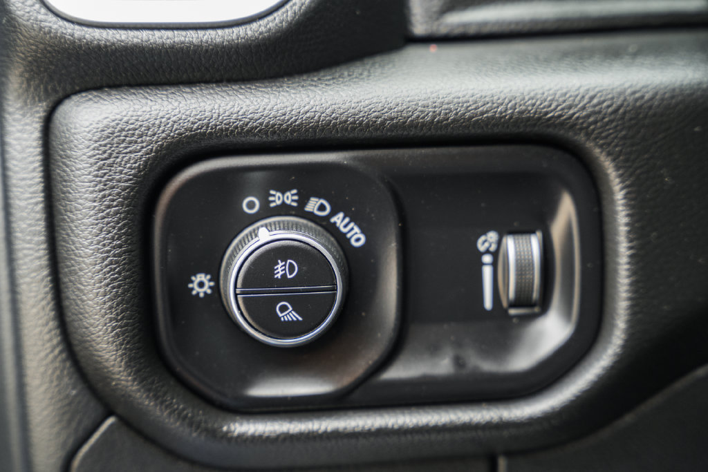 Used 2023 RAM 1500 Big Horn AWD/4WD image 42