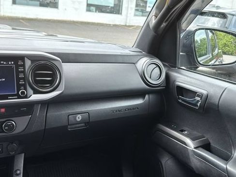 Certified 2022 Toyota Tacoma TRD Sport AWD/4WD image 21