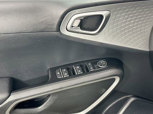 Used 2024 Kia Soul LX w/ Option Group 015 FWD image 22