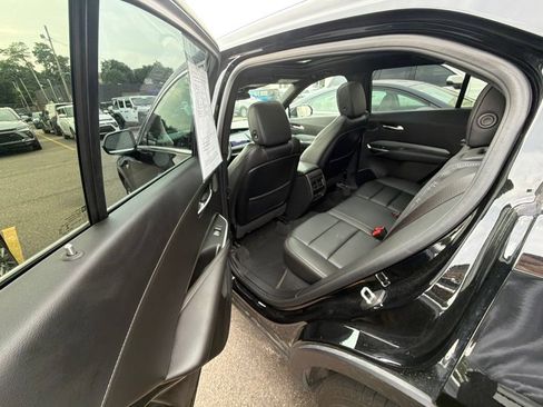 Used 2020 Cadillac XT4 Premium Luxury w/ Cold Weather Package AWD/4WD image 9