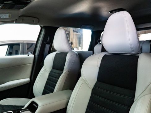 New 2025 Mitsubishi Outlander SE image 7