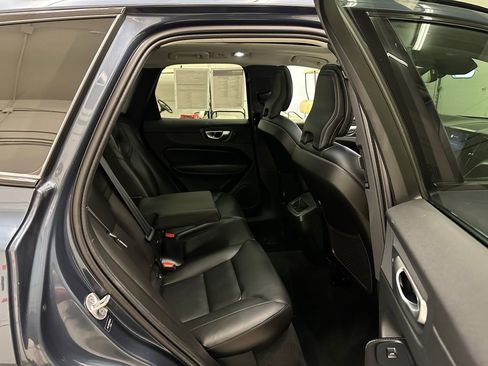 Used 2024 Volvo XC60 B5 Core image 31