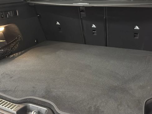 New 2025 Mercedes-Benz GLC 350e 4MATIC image 32