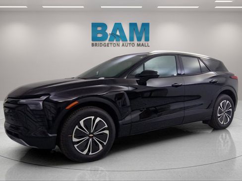 New 2025 Chevrolet Blazer EV LT image 3