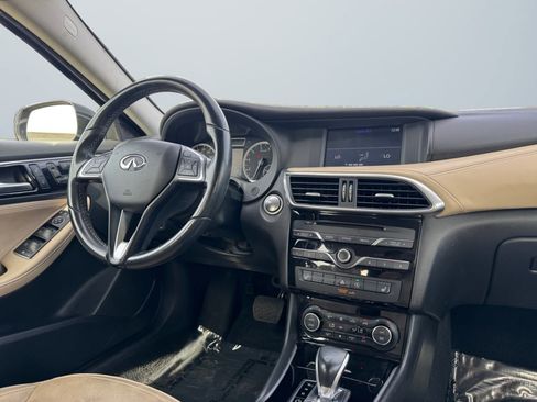 Used 2018 INFINITI QX30 Luxury w/ Cargo Package image 14