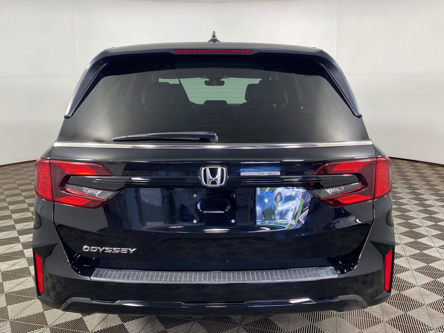 Used 2025 Honda Odyssey EX-L image 4