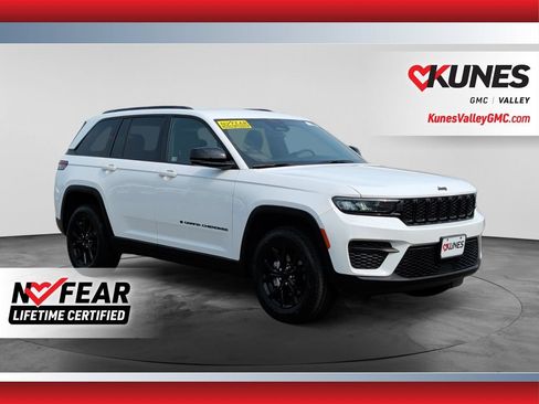 Used 2024 Jeep Grand Cherokee Altitude AWD/4WD image 1
