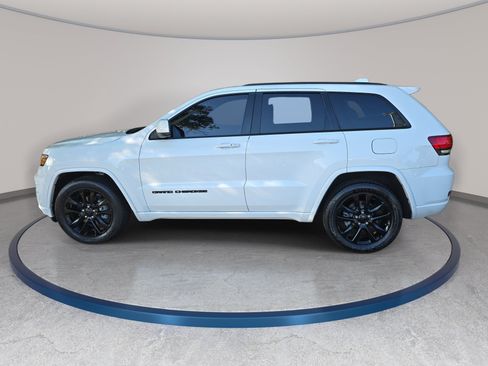 Used 2020 Jeep Grand Cherokee Altitude RWD image 8