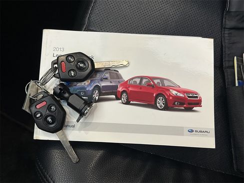 Used 2013 Subaru Outback 2.5i Limited w/ Moonroof Pkg image 26