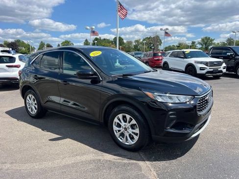 Used 2023 Ford Escape Active AWD/4WD image 3