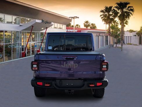 Used 2026 Jeep Gladiator Mojave AWD/4WD image 4