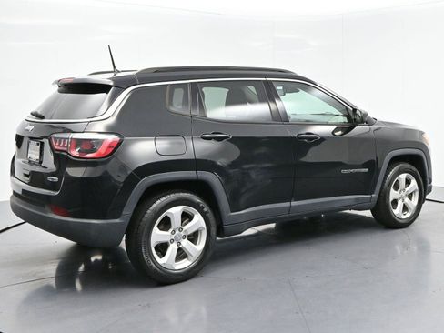 Used 2018 Jeep Compass Latitude FWD image 7