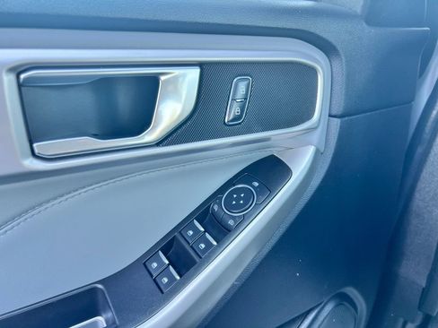 Used 2022 Ford Explorer XLT w/ Equipment Group 202A image 15