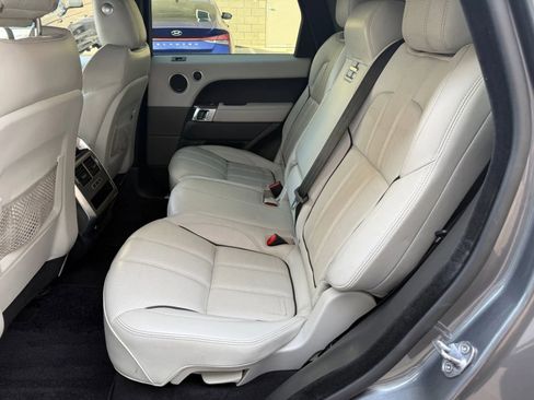 Used 2016 Land Rover Range Rover Sport HSE image 13