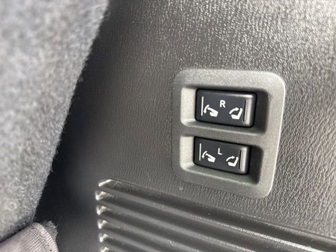 Used 2017 INFINITI QX80 4WD w/ Driver Assistance Package image 30