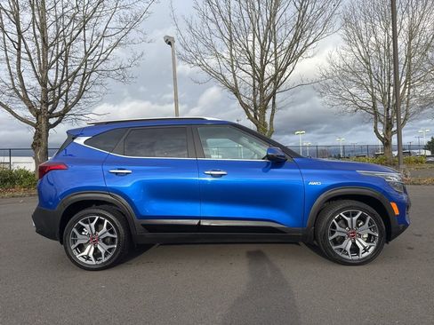 Used 2022 Kia Seltos SX w/ Sunroof Package image 8