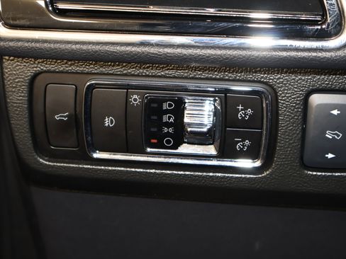 Used 2024 Lincoln Navigator Premiere image 39