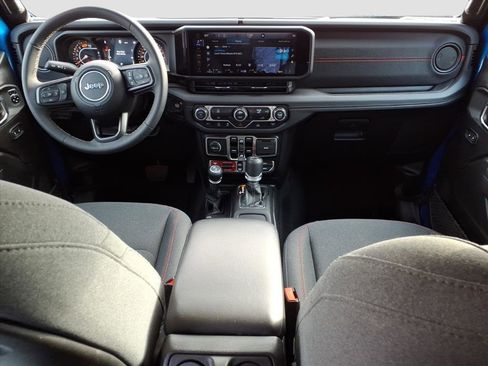 Used 2025 Jeep Wrangler Unlimited Rubicon image 7