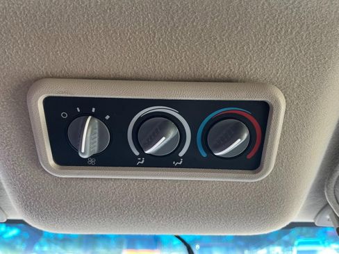 Used 2020 Chevrolet Express 3500 LS image 18