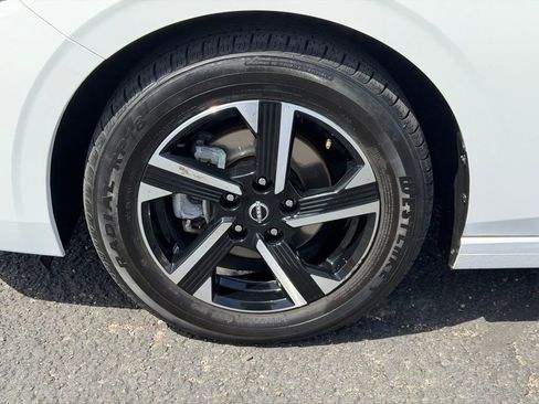 Used 2024 Nissan Sentra SV FWD image 10