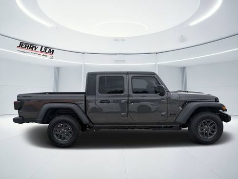 New 2026 Jeep Gladiator Sport AWD/4WD image 2