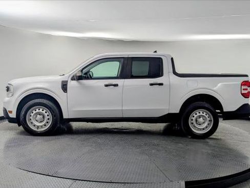 Used 2022 Ford Maverick XL image 3