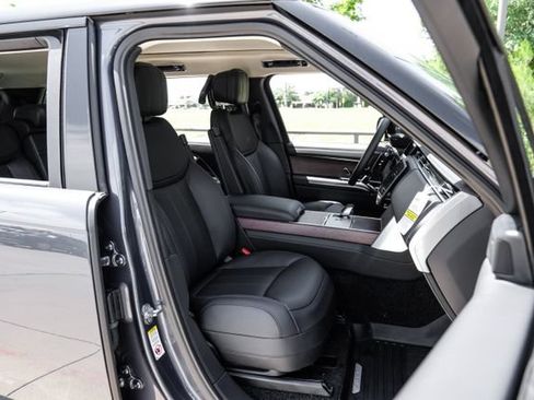 New 2026 Land Rover Range Rover Long Wheelbase SE AWD/4WD image 41