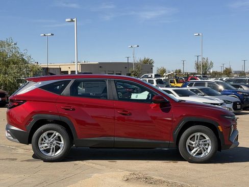 New 2026 Hyundai Tucson SE image 3